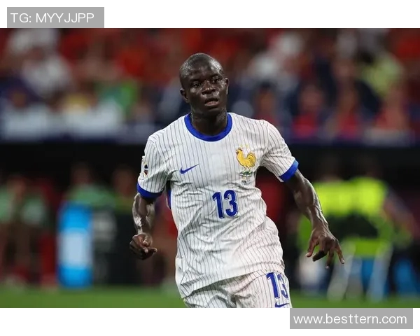 新老球星对比：解析不同年代足球运动员的风格与贡献